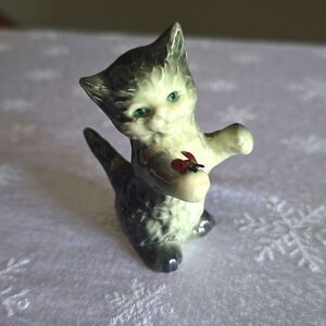 Vintage Goebel‎ Gray Kitten Green Eyes Lady Bug on paw 2 1/2 in tall